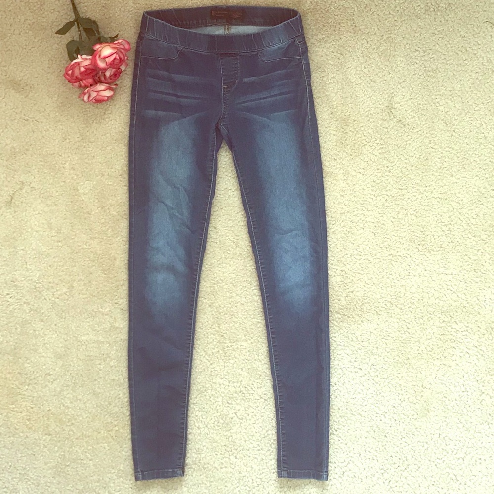Skinny Distressed faded jeggings size 3-5